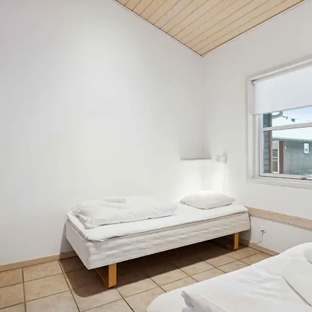 Near The Sea With Calm And Life Apartment
